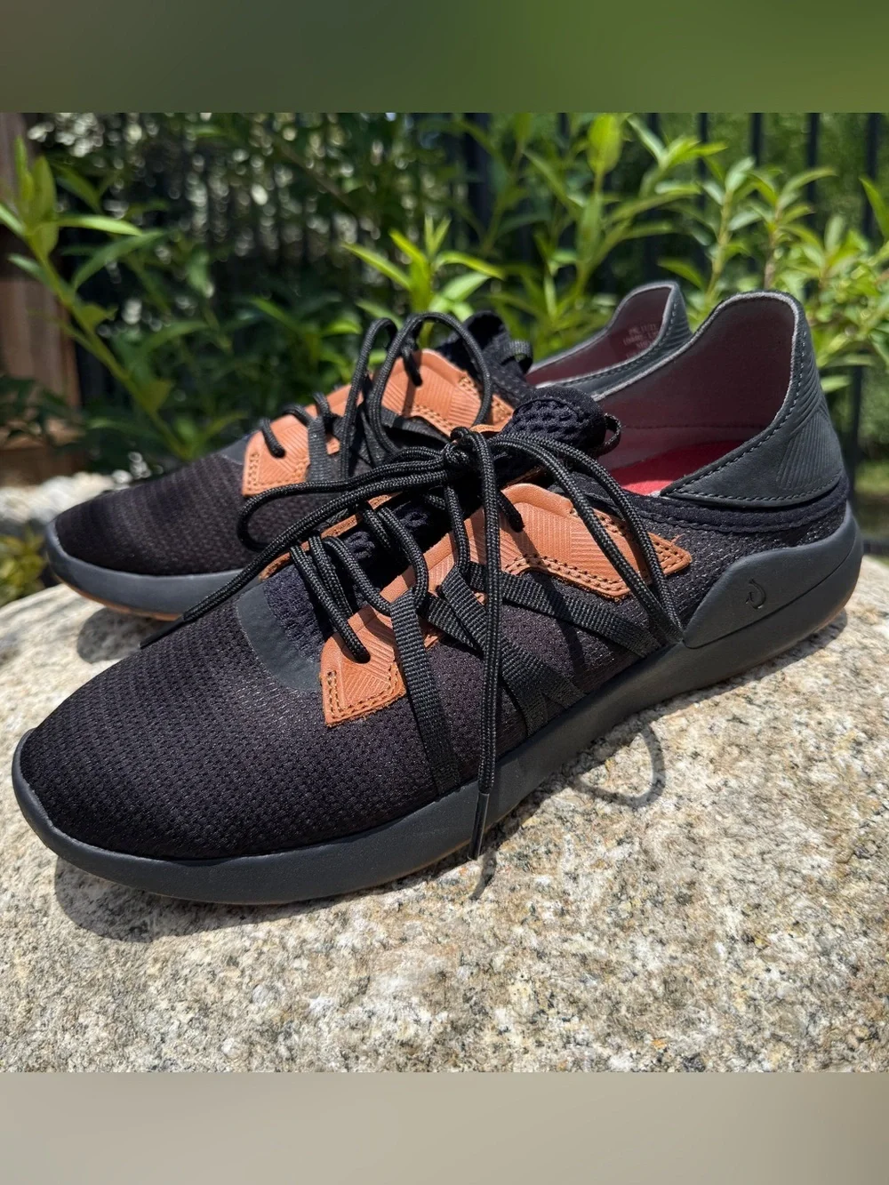 OluKai Nohea Moku Sneakers Mens Size 9 Black Brown Comfort Casual Travel Shoes